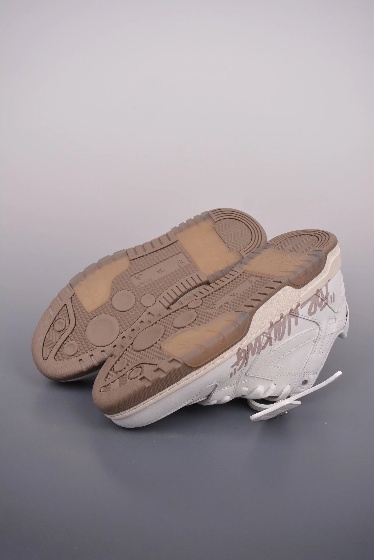 Off-White Arrow Low Blue and White Sneakers - 42