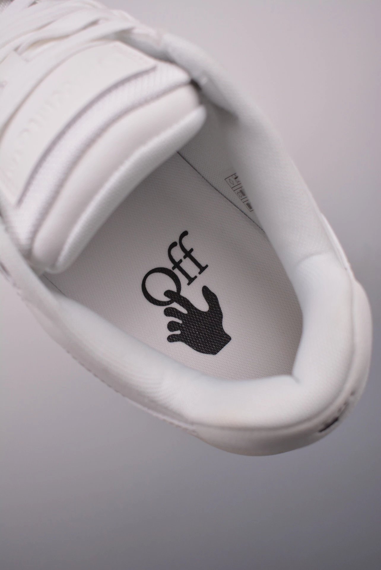 Off-White Arrow Low Blue and White Sneakers - 47