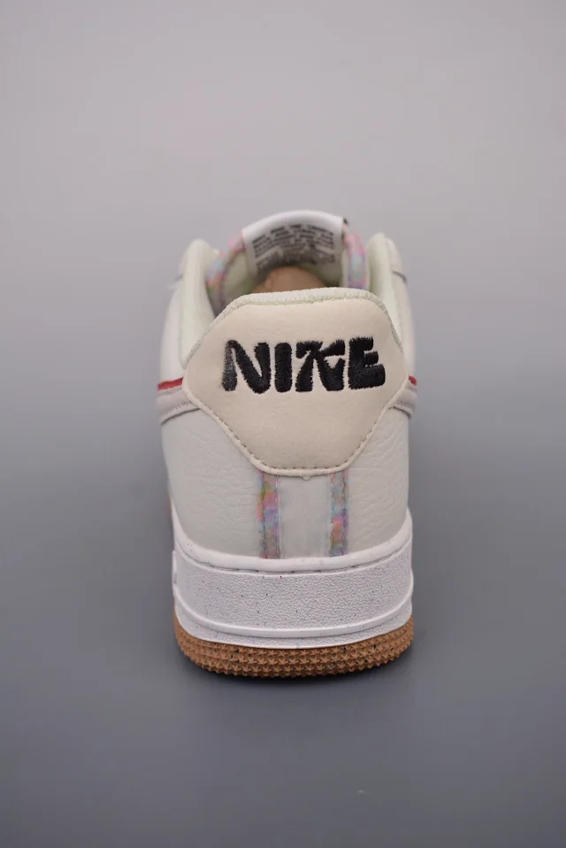 Nike Sneakers Air Force 1 Low Graphic product detail image 33