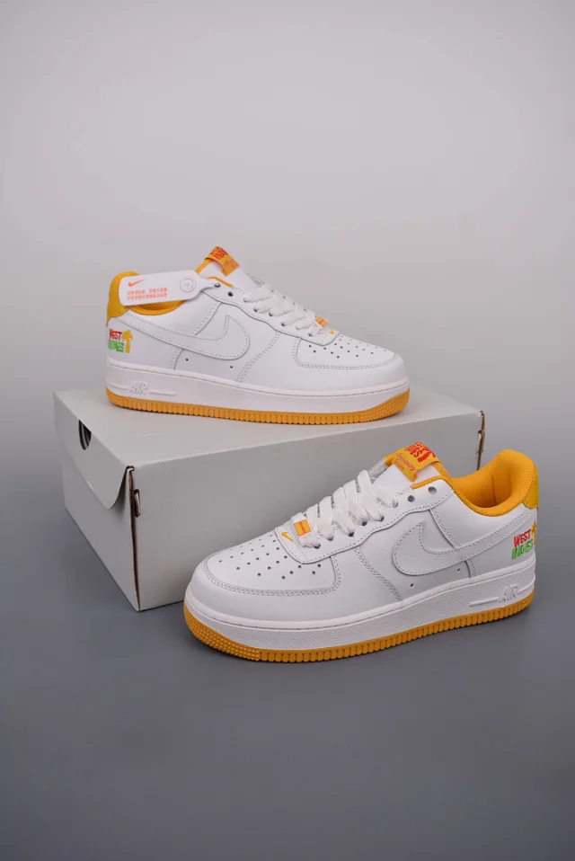 Nike Sneakers Air Force 1 Low Graphic product detail image 44