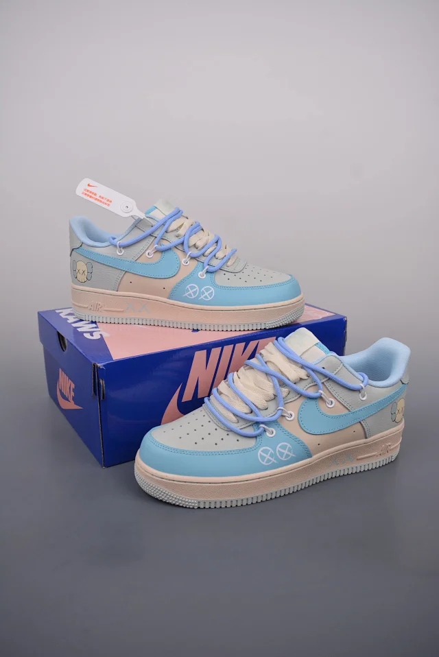 Nike Sneakers Air Force 1 Low Graphic product detail image 29
