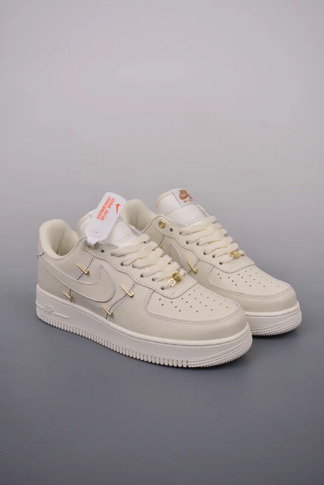 Nike Sneakers Air Force 1 Low Graphic product detail image 50