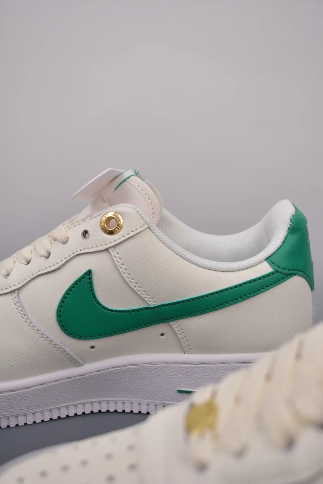 Nike Sneakers Air Force 1 Low Graphic product detail image 12