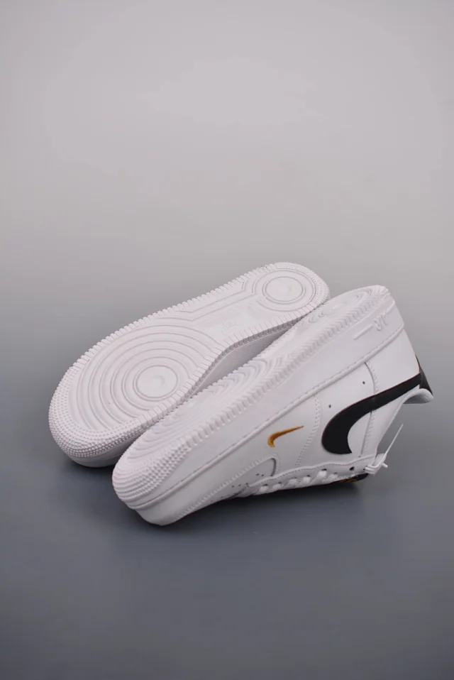 Nike Sneakers Air Force 1 Low Graphic product detail image 22