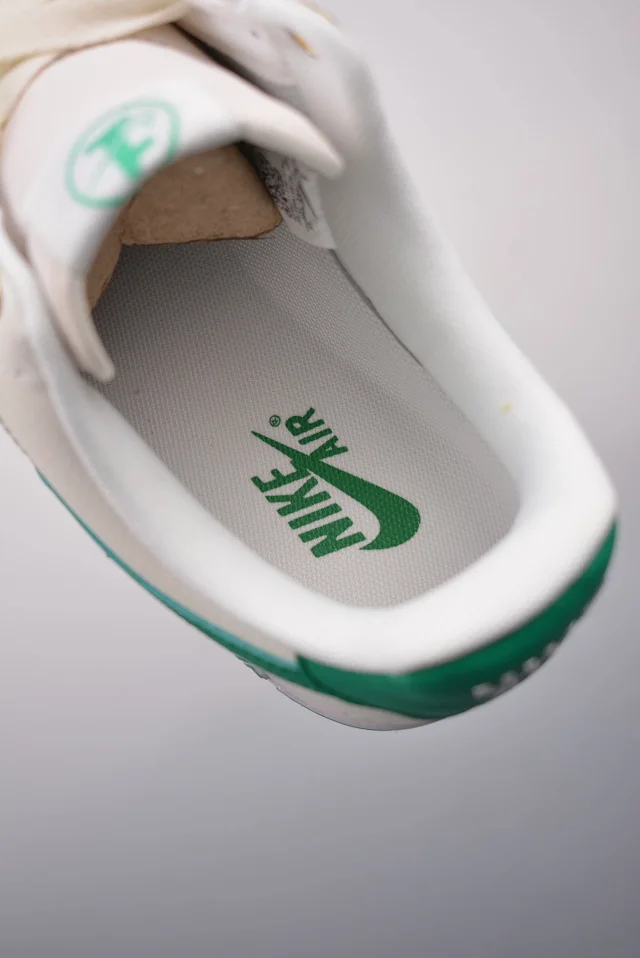 Nike Sneakers Air Force 1 Low Graphic product detail image 13