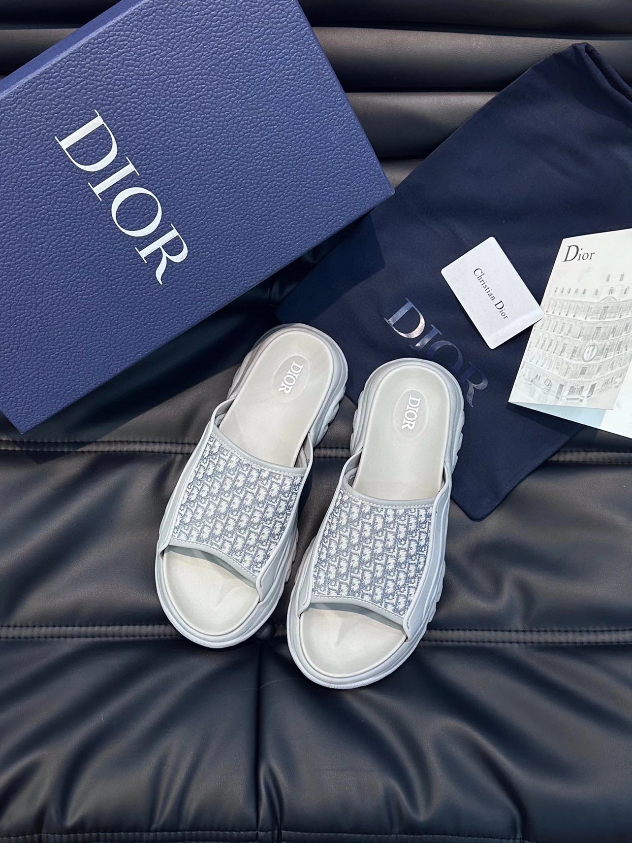 DHTown Oblique Slippers  5