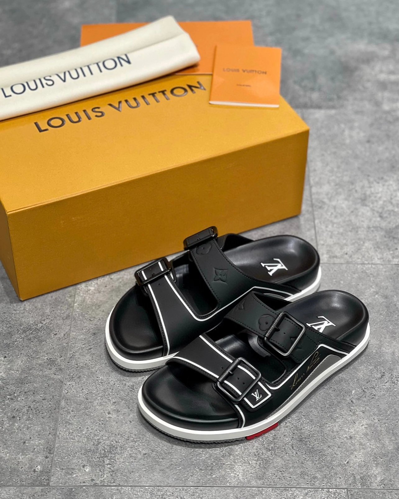 TRAINER MULE  MENS 8