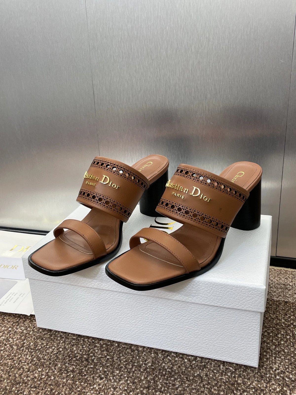 ABC28RoundOpenToeSandals