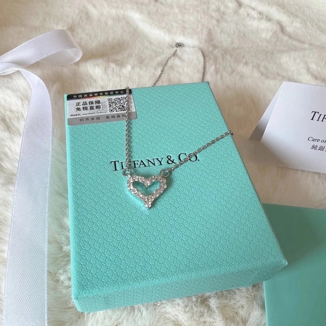 Tiffany & Co. Open Heart Penda