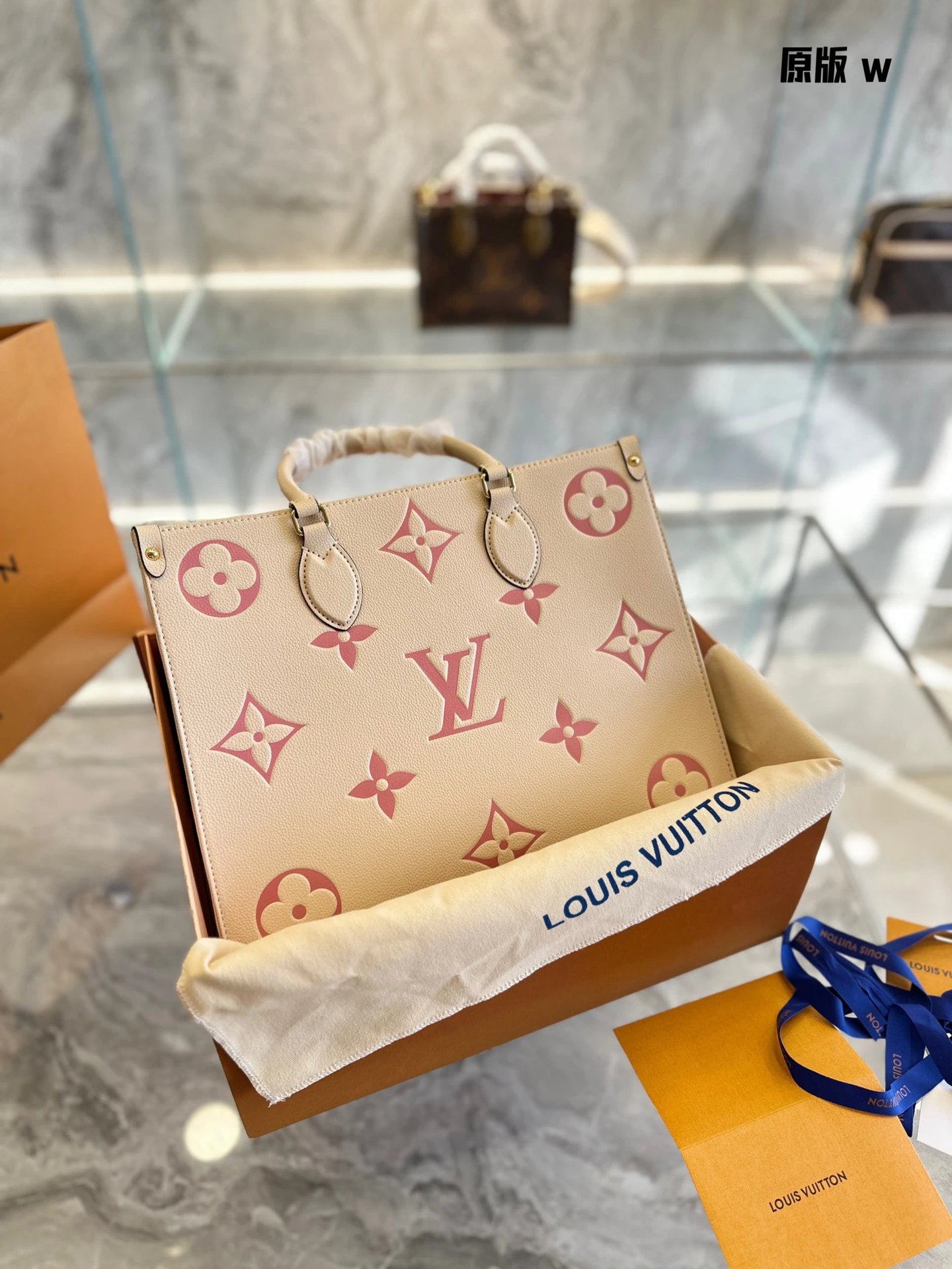 Louis Vuitton OnTheGo Mm