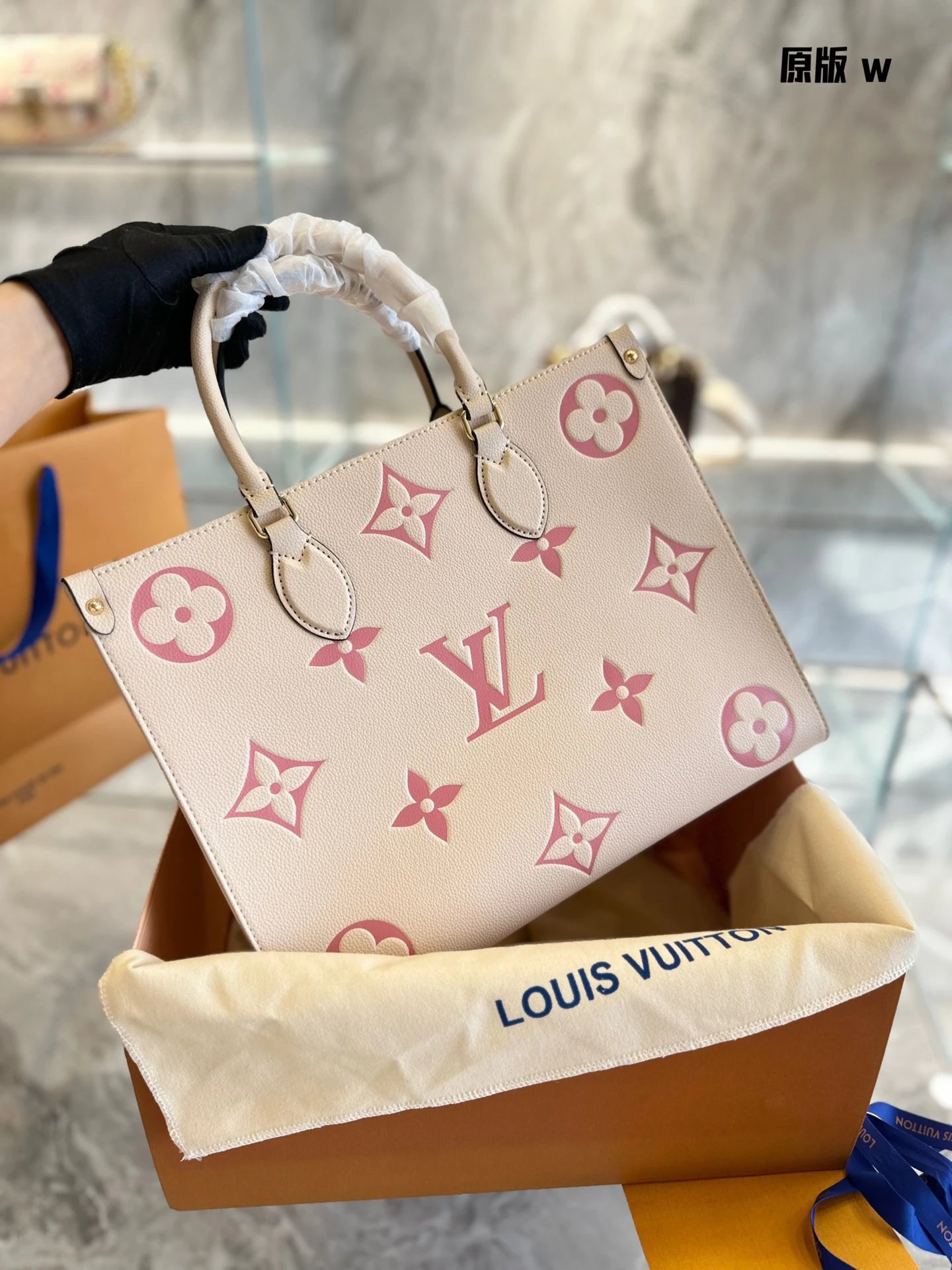 Louis Vuitton OnTheGo Mm