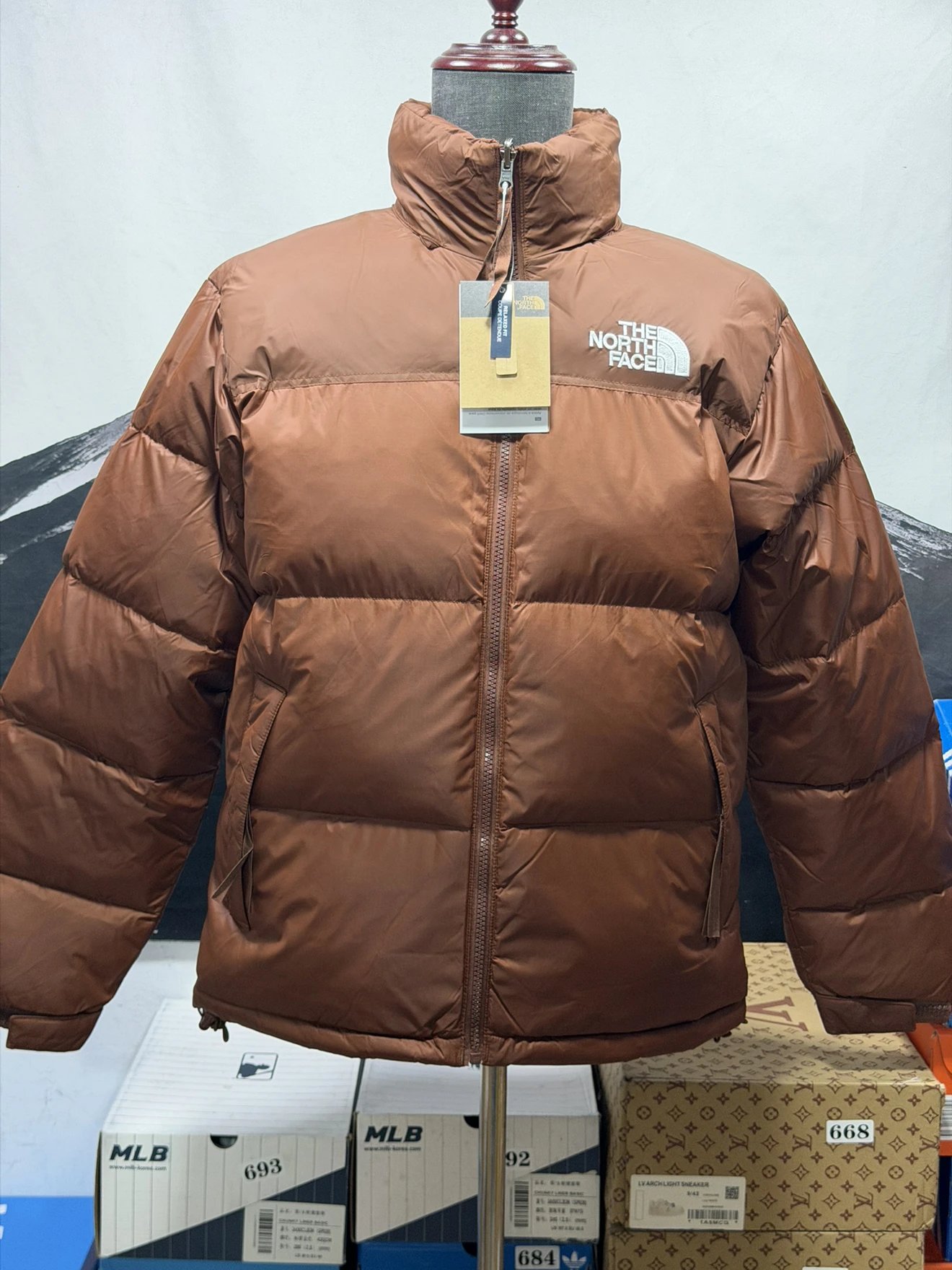 Special Offer: The North Face 1996 Nuptse Jacket - Mocha Brown [Original 200+ Version/80% Down Fill/NFC Chip/Brass Springs/Heavy Embroidery/YKK Zippers/Fully Waterproof] - 700 Fill Power Pure Down (No Cotton) - Waterproof Down Jacket for Outdoor Use