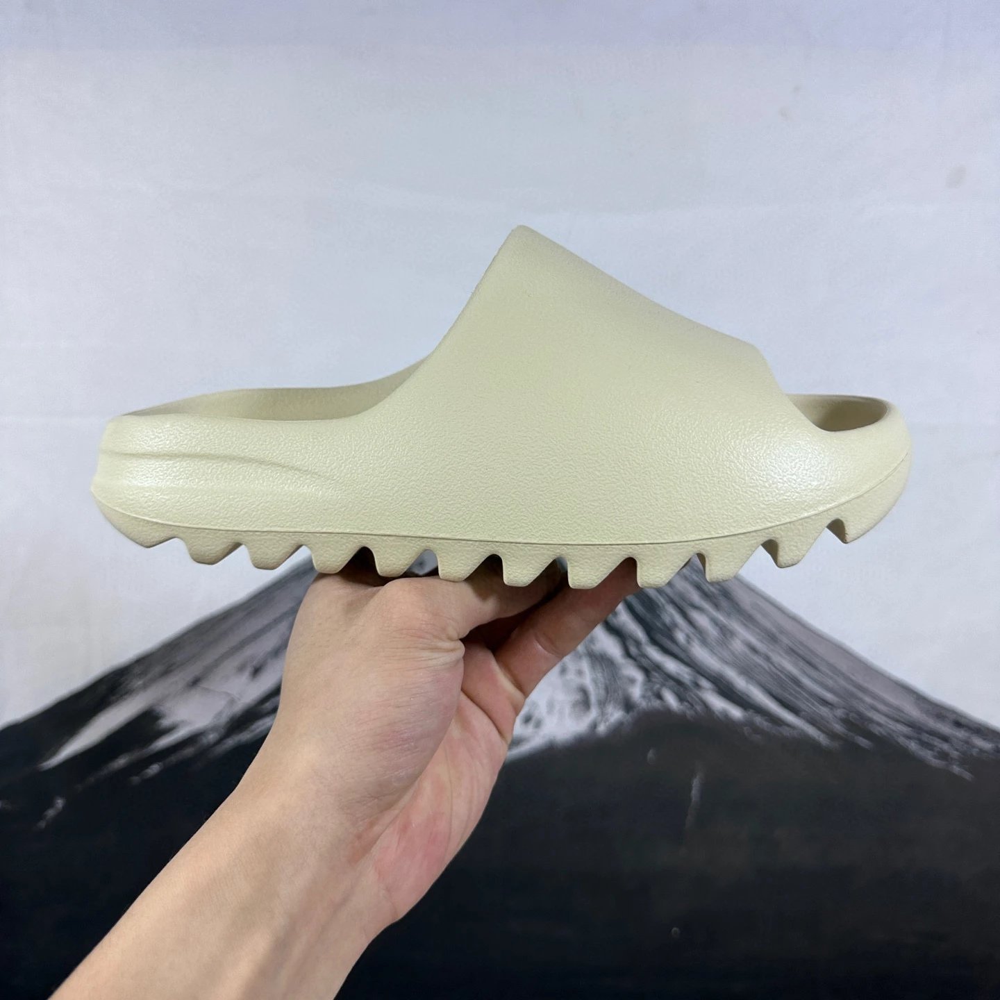 Matte GZ5897 Beige