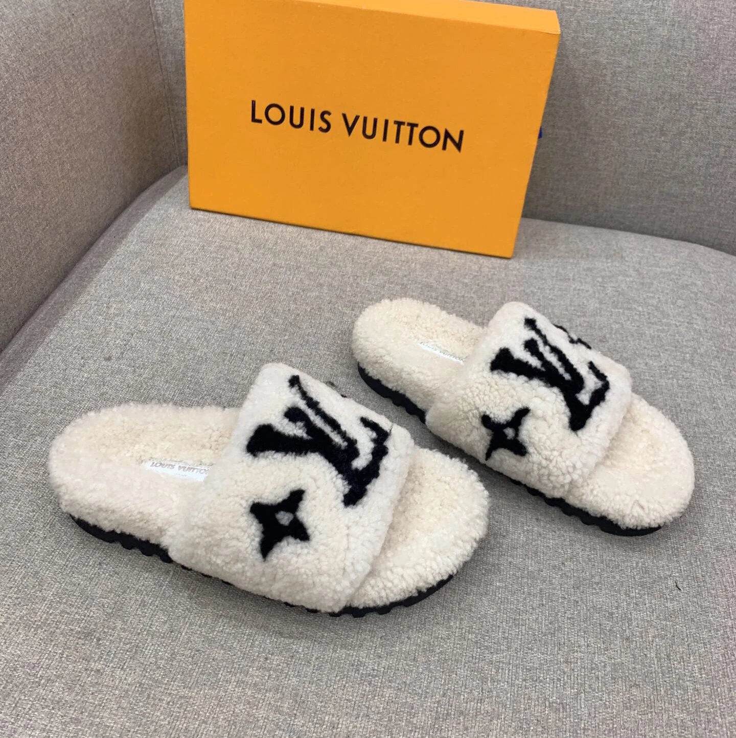 LV Bom Dia Shoes — White and black characters colorway — USFans Spreadsheet photo