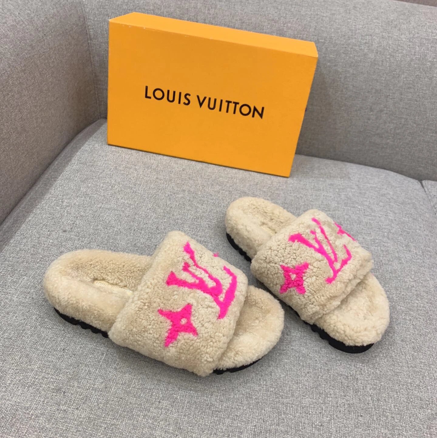LV Bom Dia Shoes — Beige rose red word colorway — USFans Spreadsheet photo