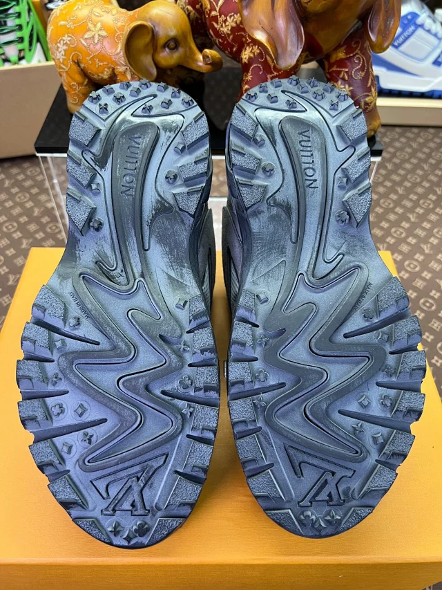 Louis Vuitton Sneakers High-Top Chunky Mesh product detail image 65