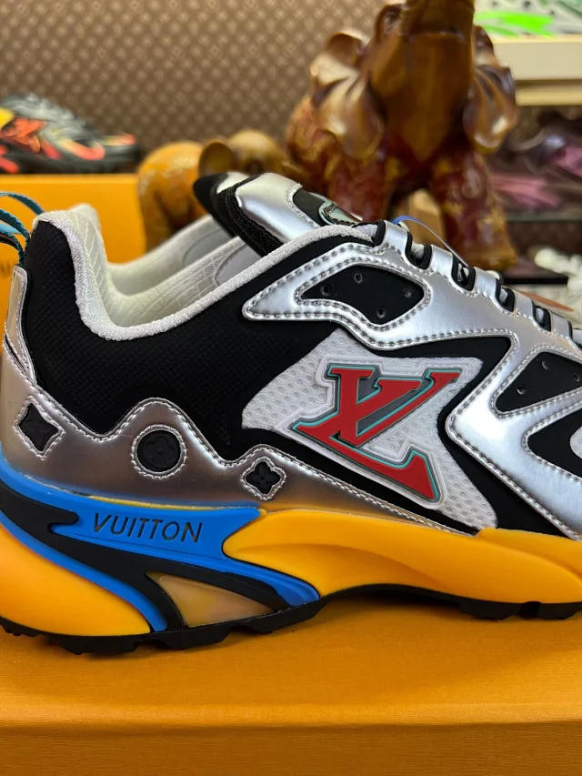 Louis Vuitton Sneakers High-Top Chunky Mesh product detail image 37
