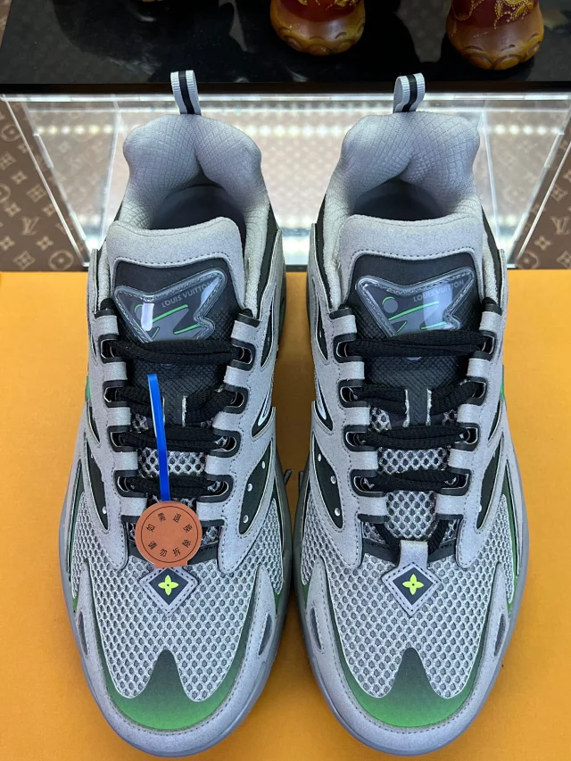 Louis Vuitton Sneakers High-Top Chunky Mesh product detail image 75
