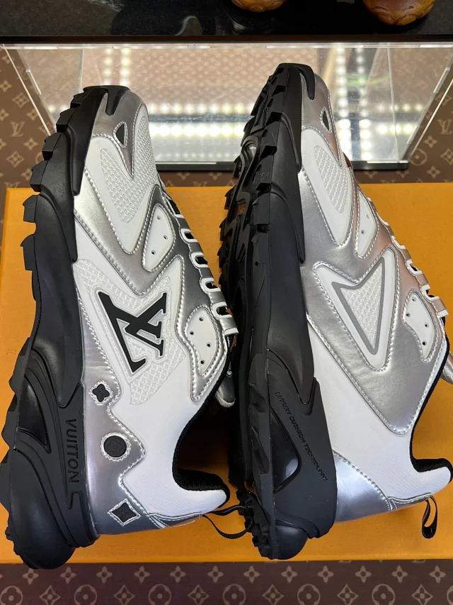 Louis Vuitton Sneakers High-Top Chunky Mesh product detail image 53