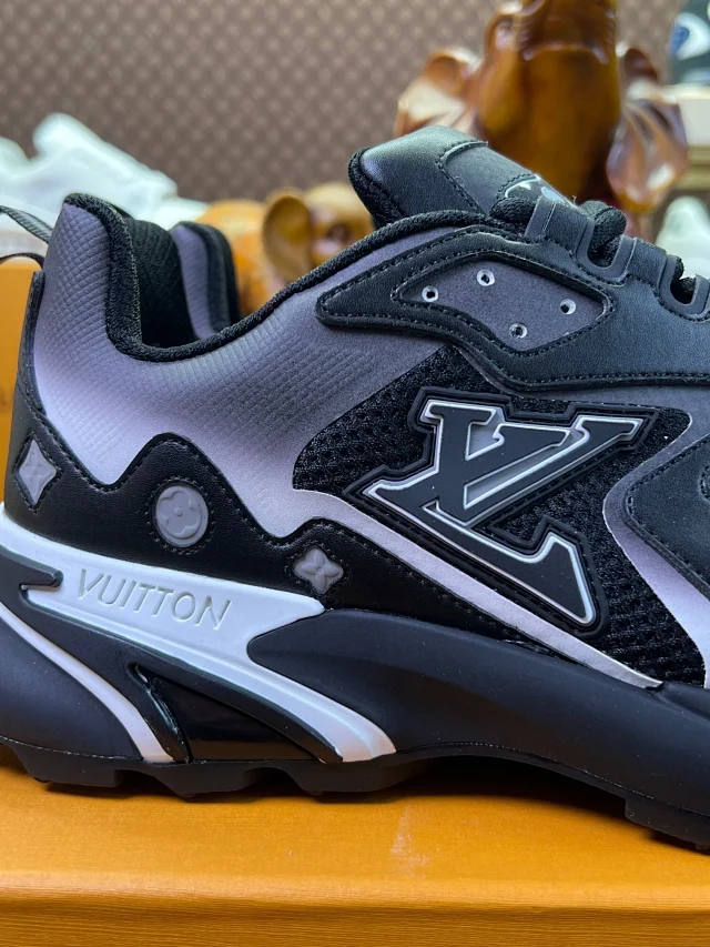 Louis Vuitton Sneakers High-Top Chunky Mesh product detail image 91