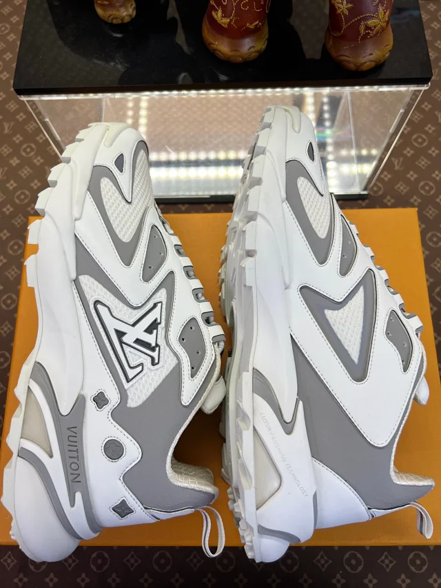 Louis Vuitton Sneakers High-Top Chunky Mesh product detail image 17