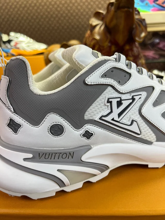Louis Vuitton Sneakers High-Top Chunky Mesh product detail image 18