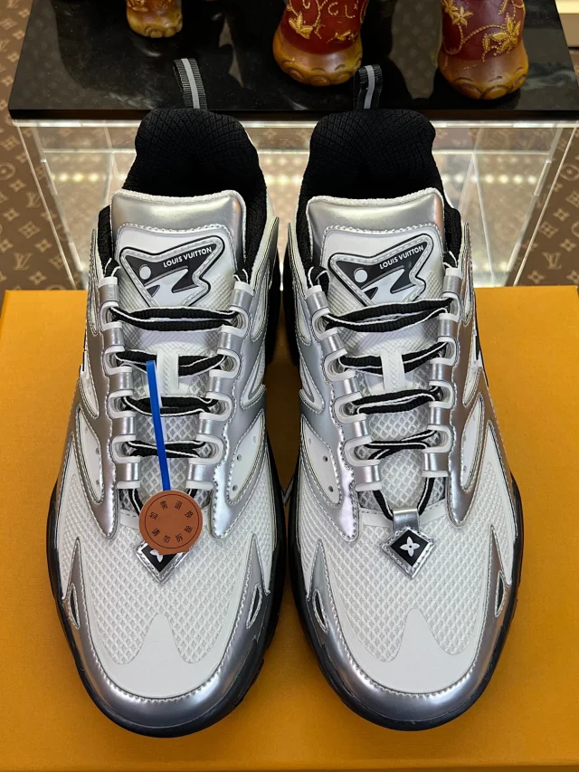 Louis Vuitton Sneakers High-Top Chunky Mesh product detail image 48