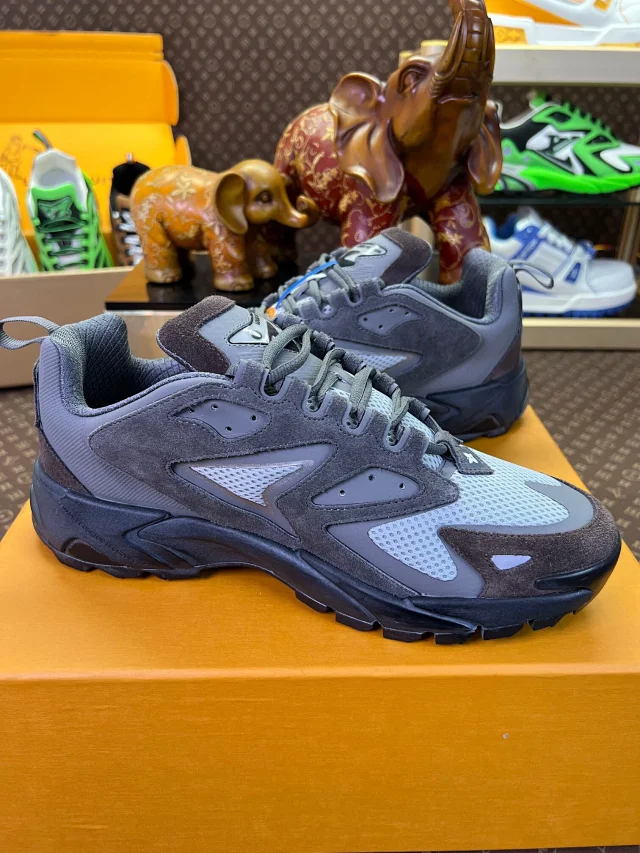 Louis Vuitton Sneakers High-Top Chunky Mesh product detail image 61