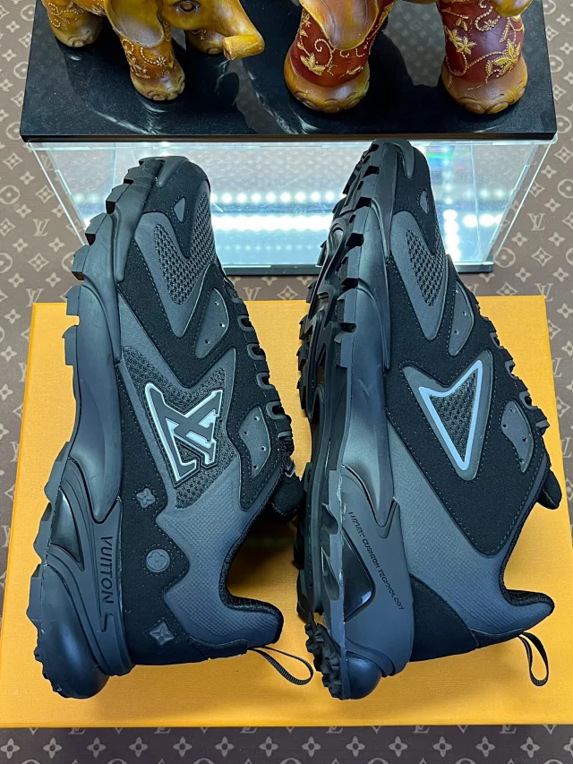 Louis Vuitton Sneakers High-Top Chunky Mesh product detail image 71