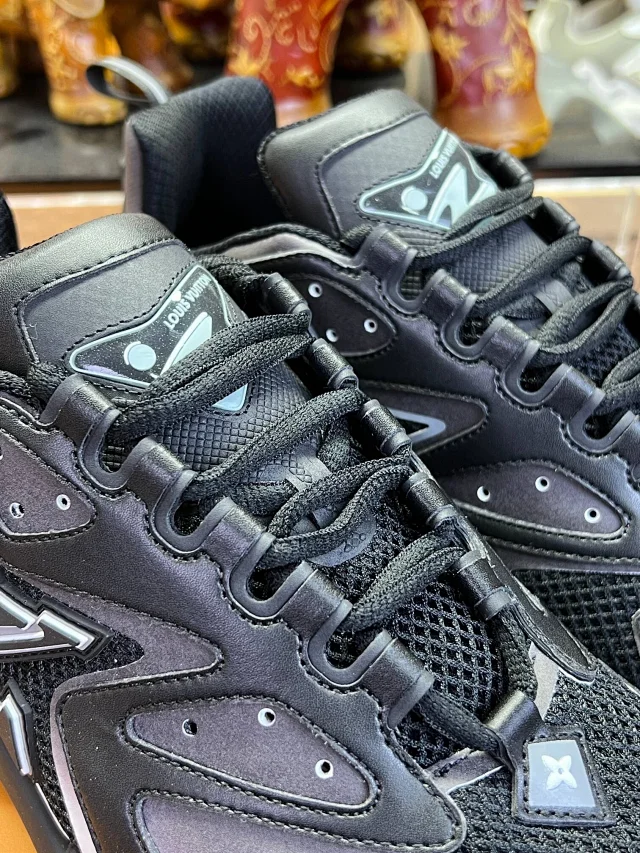 Louis Vuitton Sneakers High-Top Chunky Mesh product detail image 89