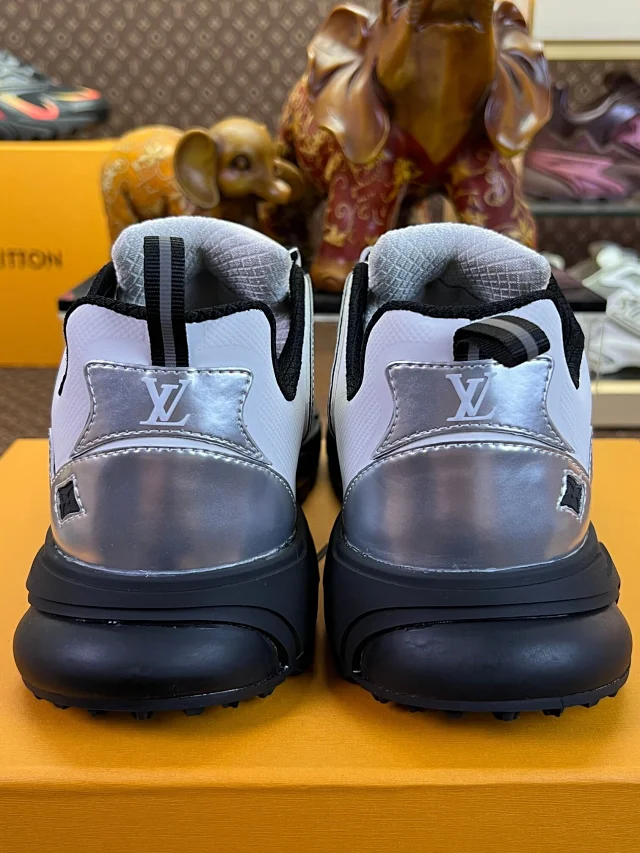 Louis Vuitton Sneakers High-Top Chunky Mesh product detail image 56