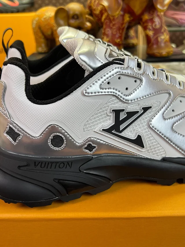 Louis Vuitton Sneakers High-Top Chunky Mesh product detail image 54
