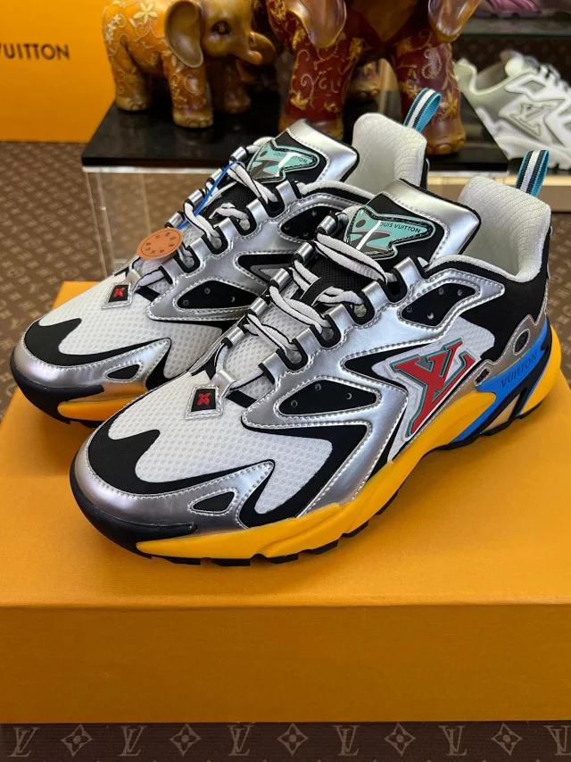 Louis Vuitton Sneakers High-Top Chunky Mesh product detail image 31