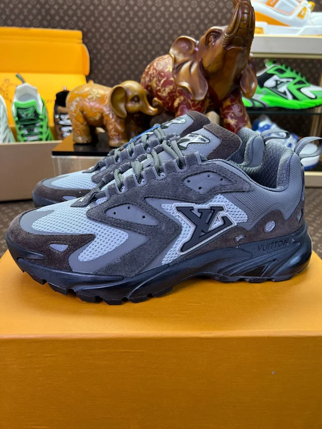 Louis Vuitton Sneakers High-Top Chunky Mesh product detail image 58
