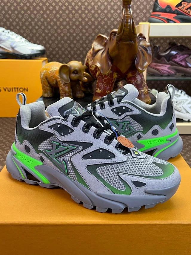 Louis Vuitton Sneakers High-Top Chunky Mesh product detail image 77