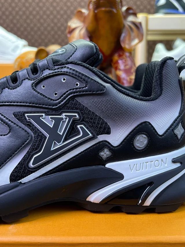 Louis Vuitton Sneakers High-Top Chunky Mesh product detail image 90
