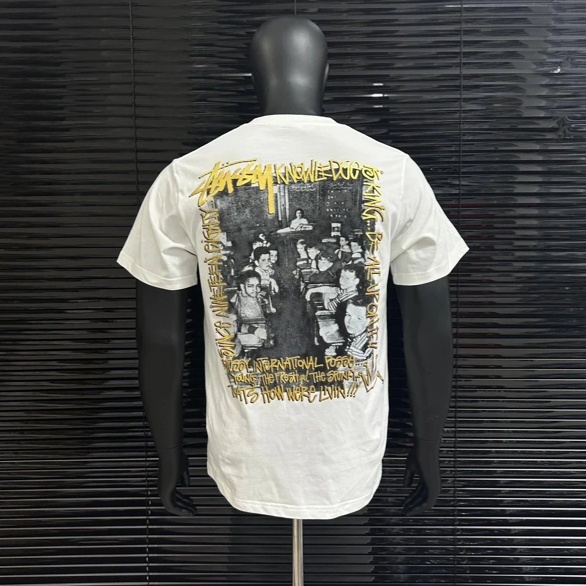 【 In stock 】 Self owned golden classroom portrait screen printing new batch cannot have paint peeling