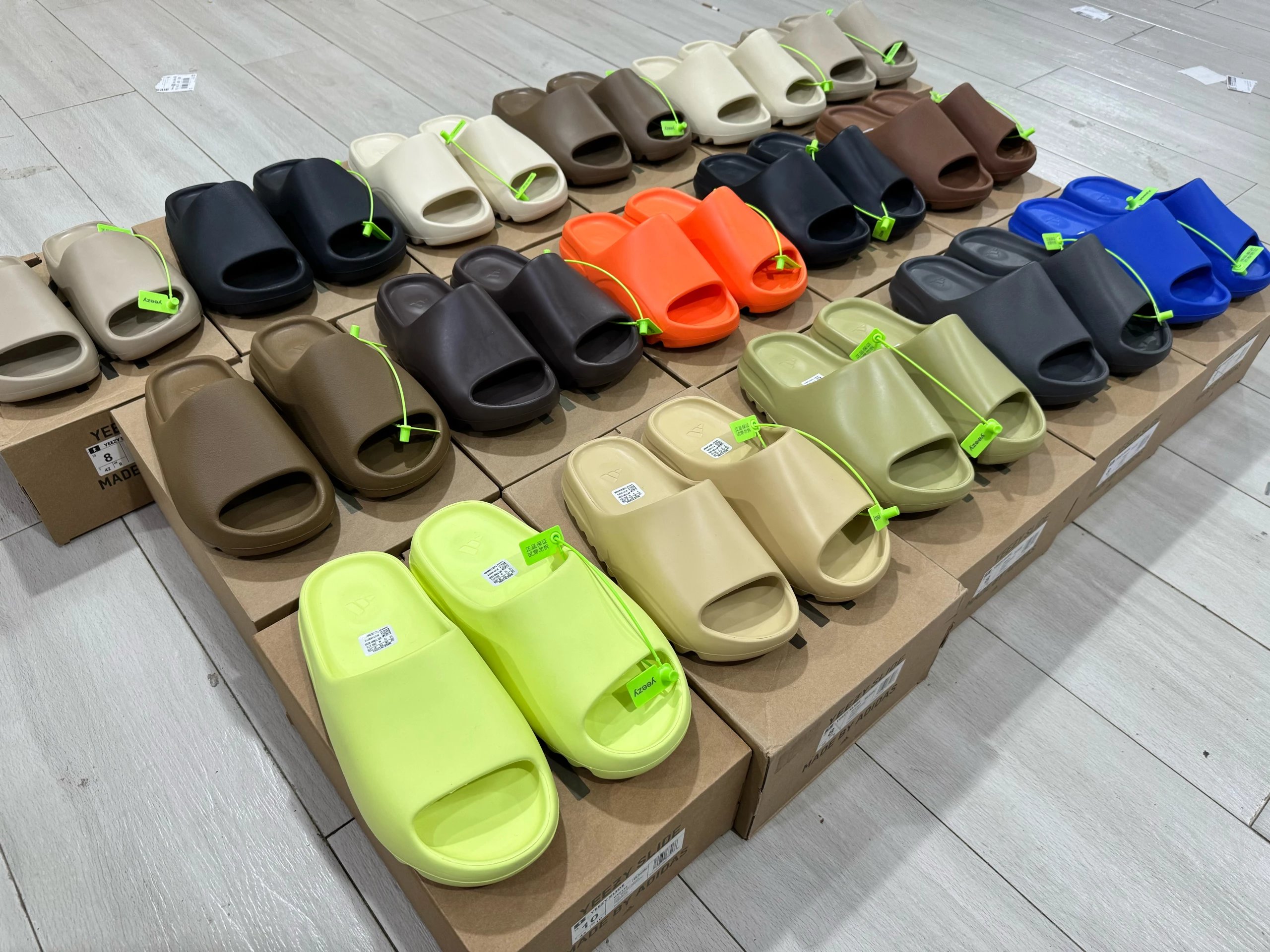 1:1 slippers use EVA foam one-piece shoe mold fashionable slippers good slippers sandals unisex summer slippers