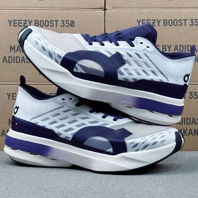 On Sneakers Cloudboom Strike product detail image 36