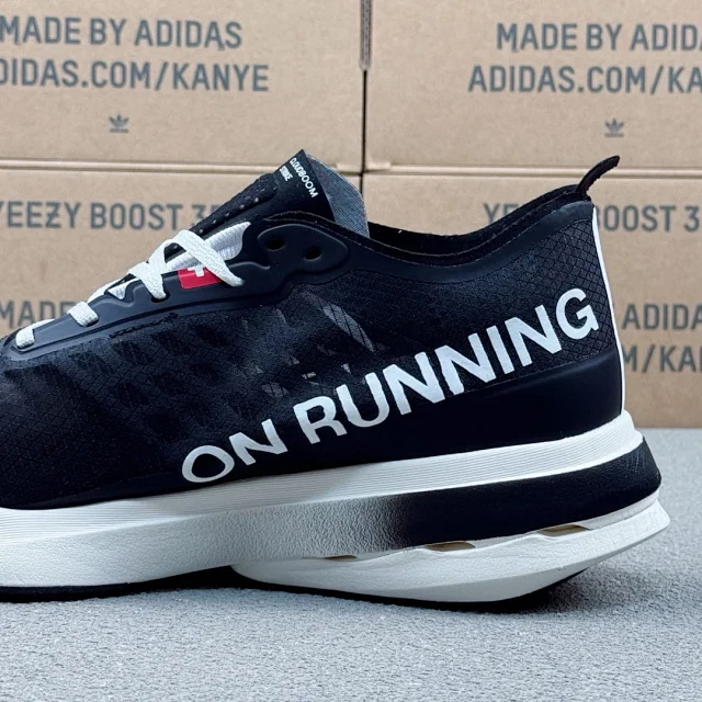 On Sneakers Cloudboom Strike product detail image 10