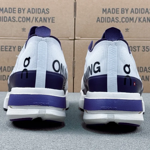On Sneakers Cloudboom Strike product detail image 34