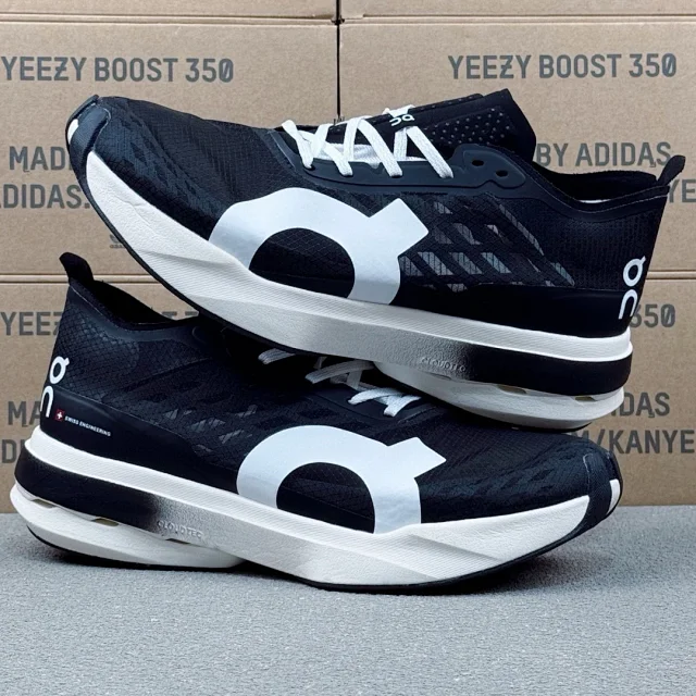 On Sneakers Cloudboom Strike product detail image 6