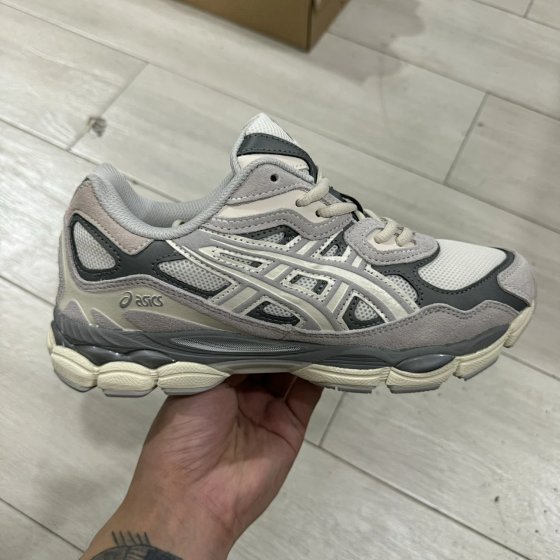 American fashion classic retro simple comfortable shock-absorbing anti slip wear-resistant life simple casual sports flat top height increasing versatile high-quality thick sole low top fashion high-end mid top high top breathable British new popular item lightweight and unisex couple board shoes dad shoes canvas shoes sports shoes life shoes practical basketball shoes
