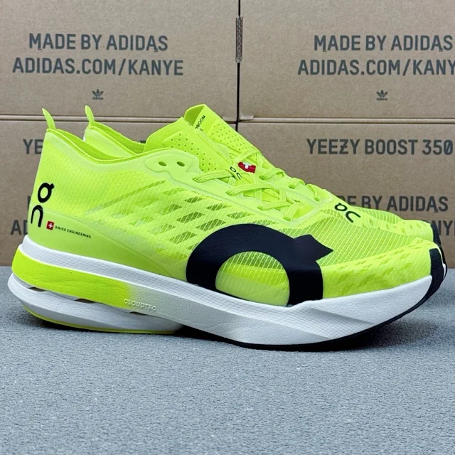 On Sneakers Cloudboom Strike product detail image 17