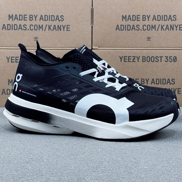 On Sneakers Cloudboom Strike product detail image 7