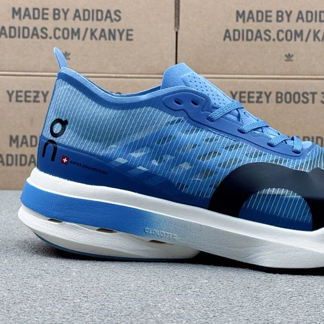 On Sneakers Cloudboom Strike product detail image 29