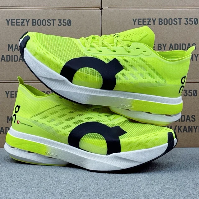 On Sneakers Cloudboom Strike product detail image 16