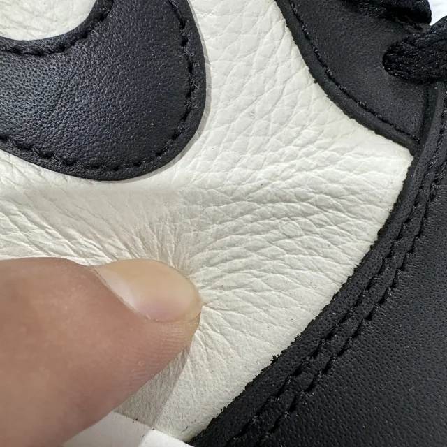 Nike Sneakers Air Jordan 1 High OG product detail image 98
