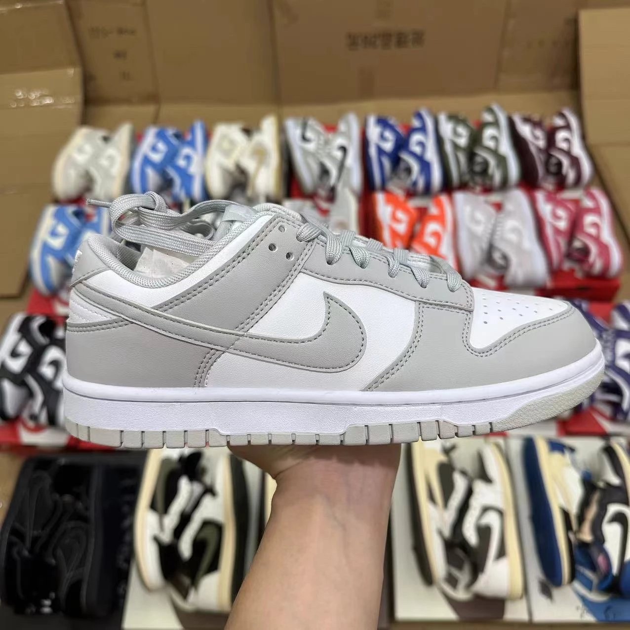 DD1391-103 gray white