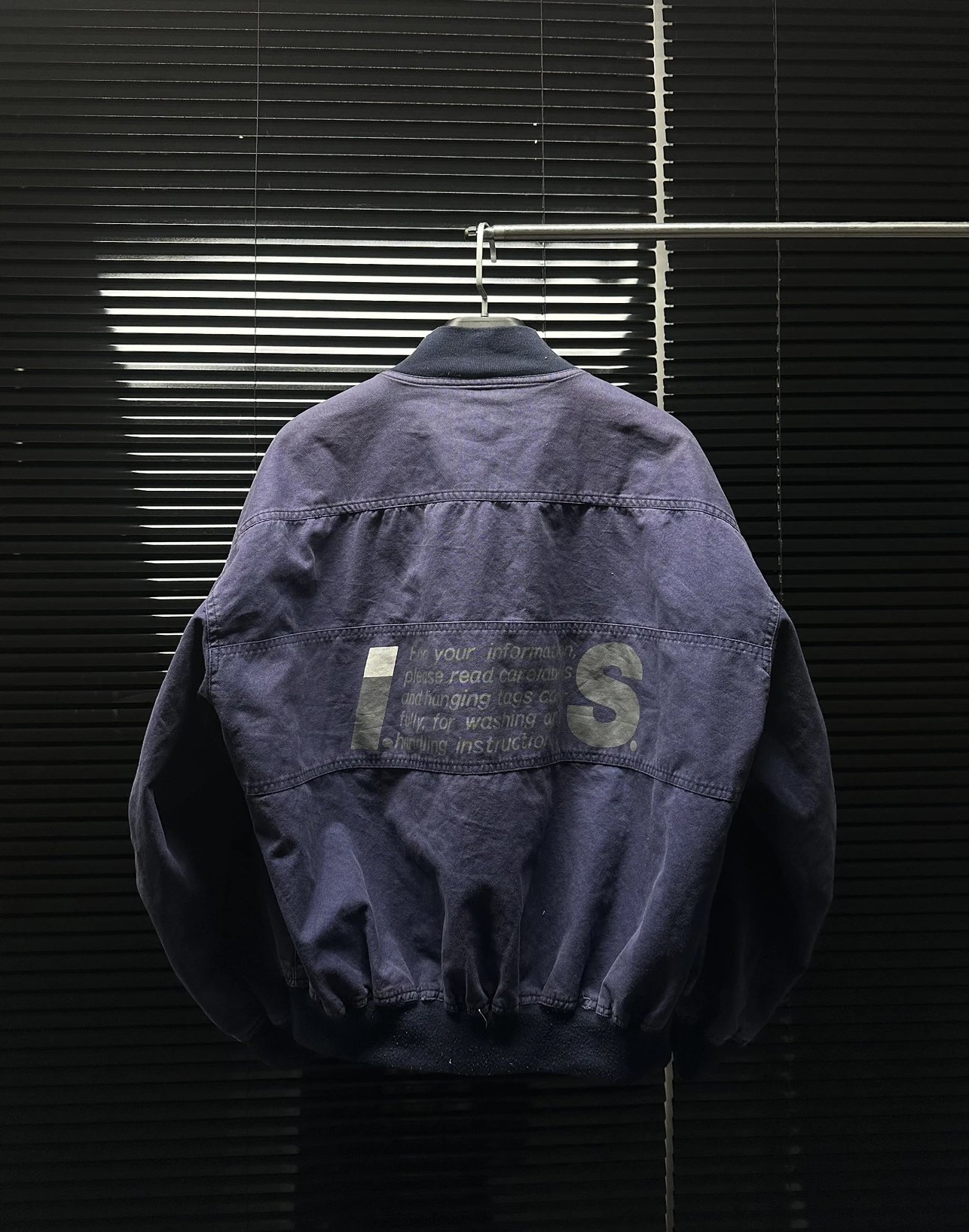 (In stock) is sport archive 1980s workwear, blue purple slogan jacket, baseball jacket